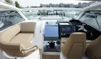 V39 Front helm