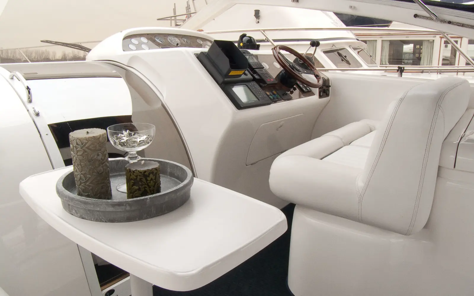 Cockpit LR