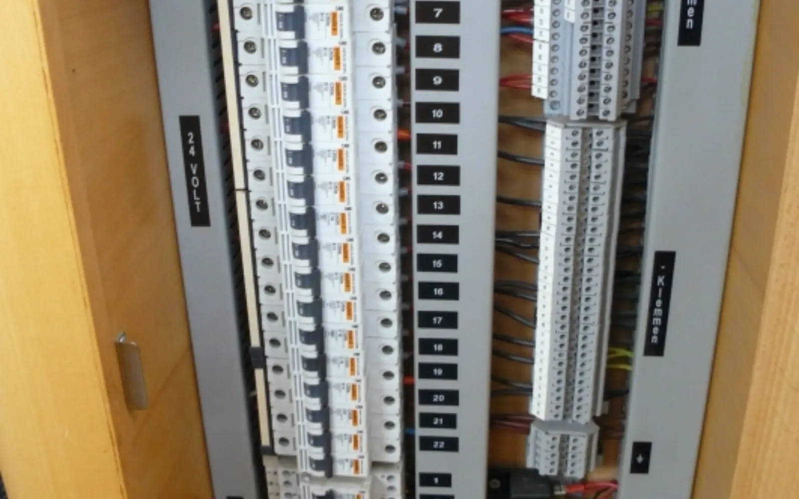 54785 10