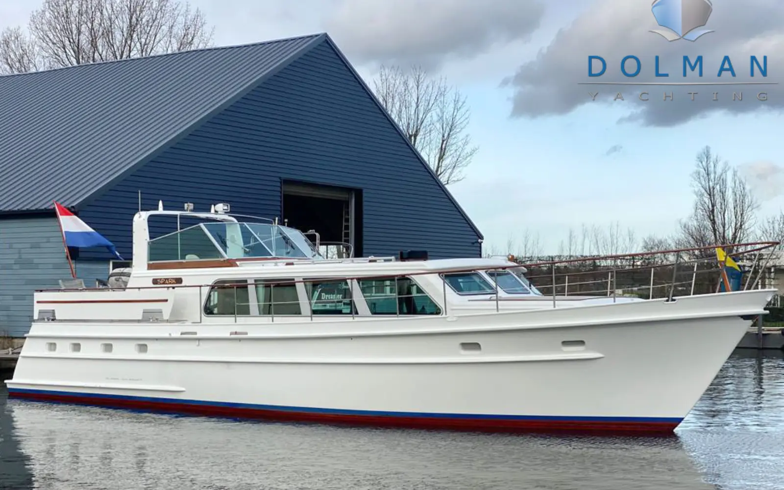Buitenkant met logo Dolman